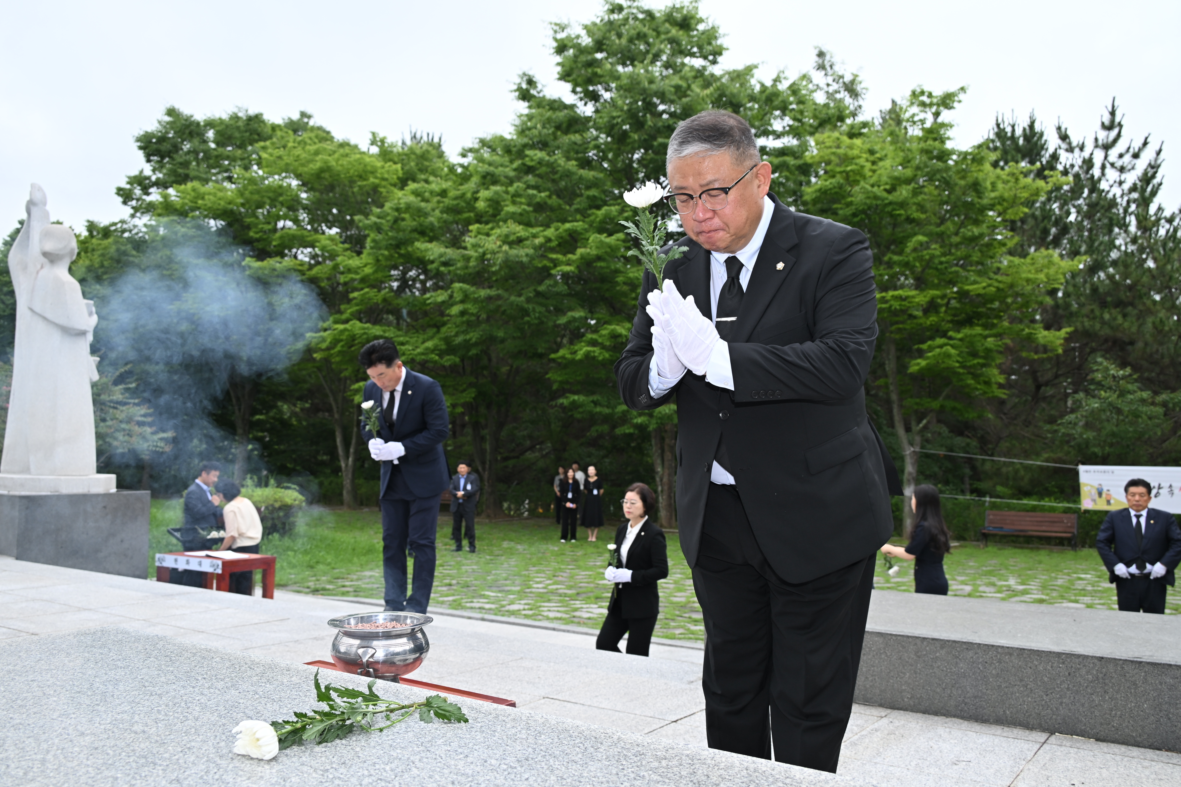 '제9대 진주시의회 후반기 의장단 참배(충혼탑)' 게시글의 사진(5) 'DSC_4860.JPG'