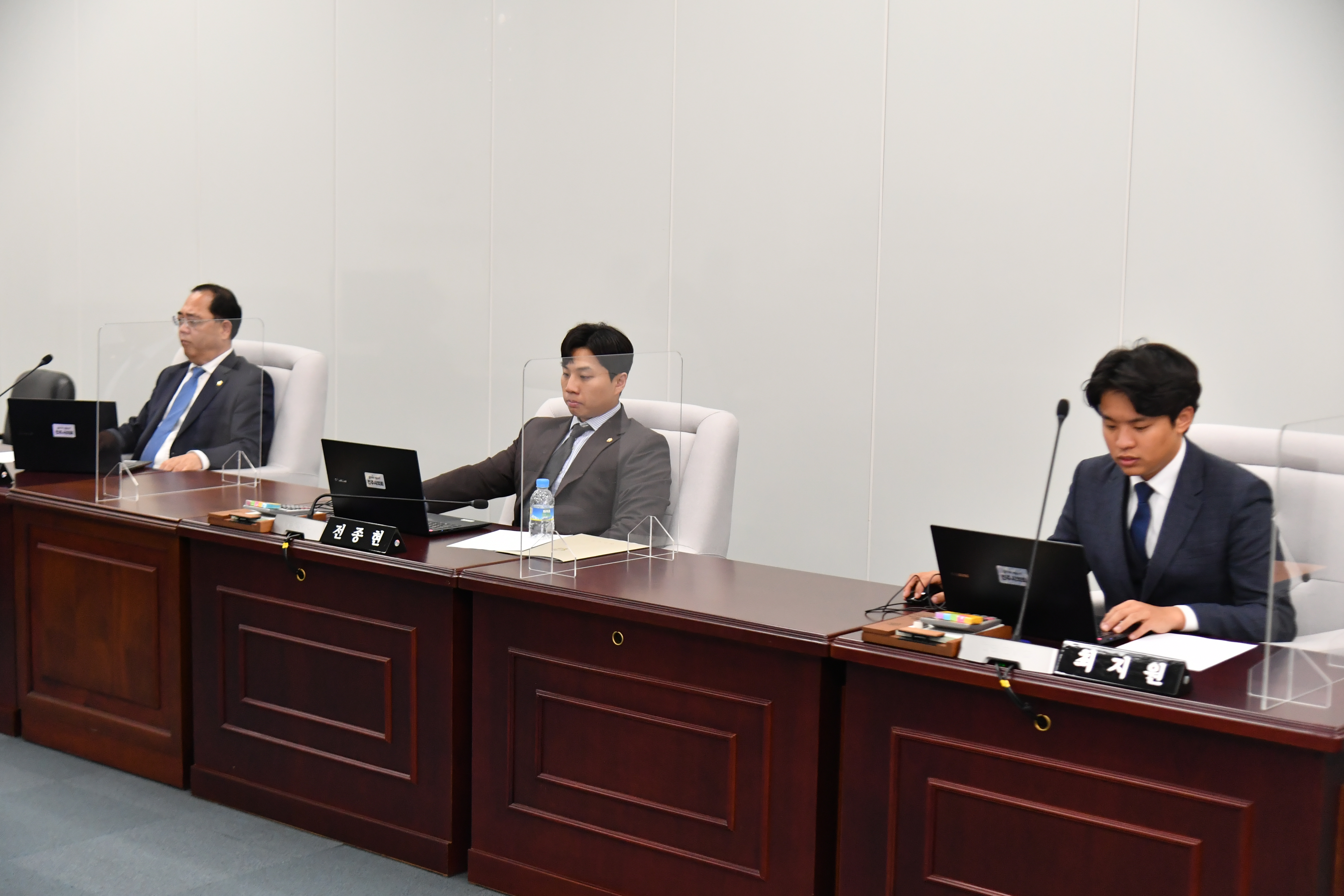 '의회운영위원회 회의' 게시글의 사진(3) 'COU_3841.JPG'
