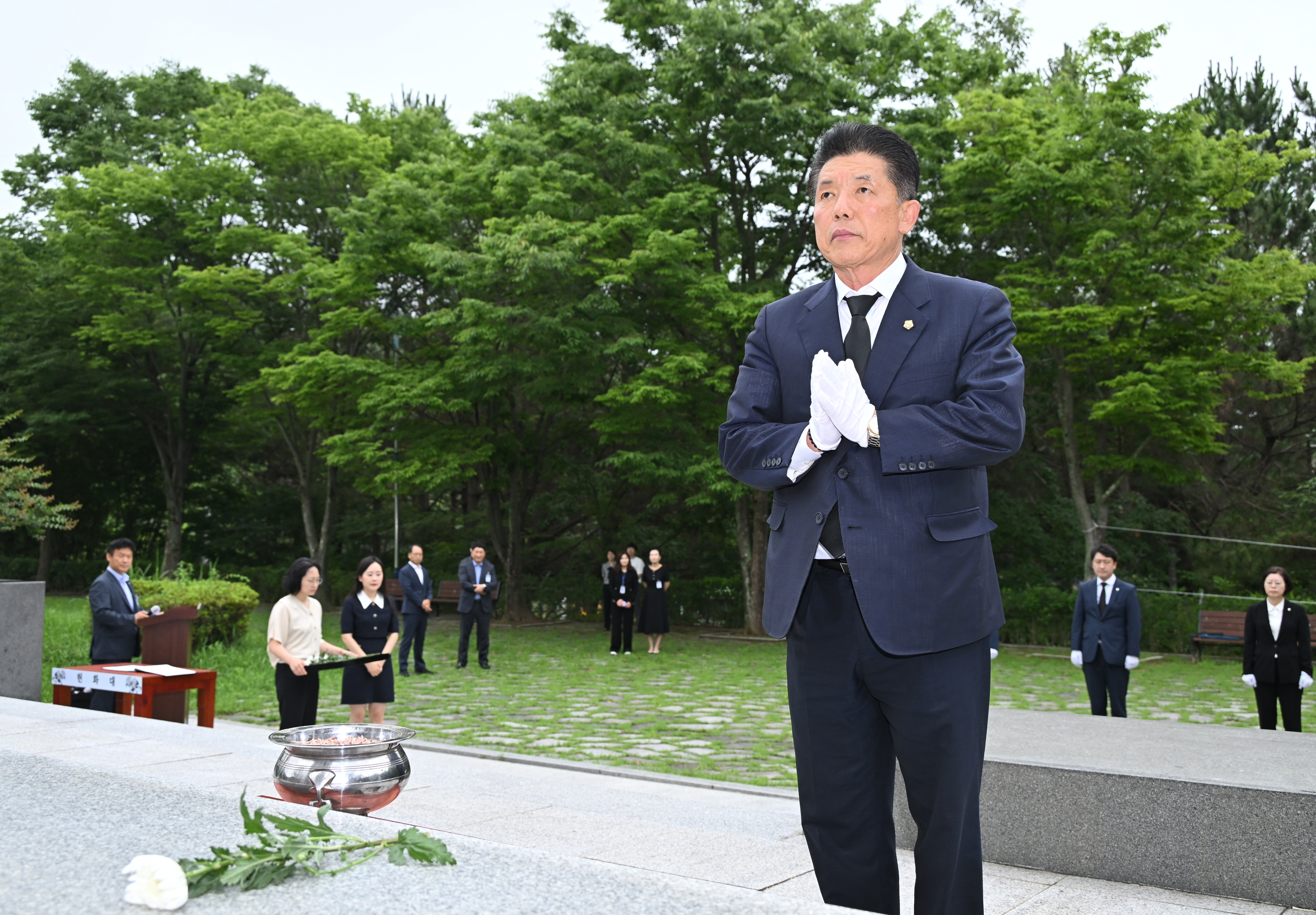 '제9대 진주시의회 후반기 의장단 참배(충혼탑)' 게시글의 사진(4) 'DSC_4840.JPG'