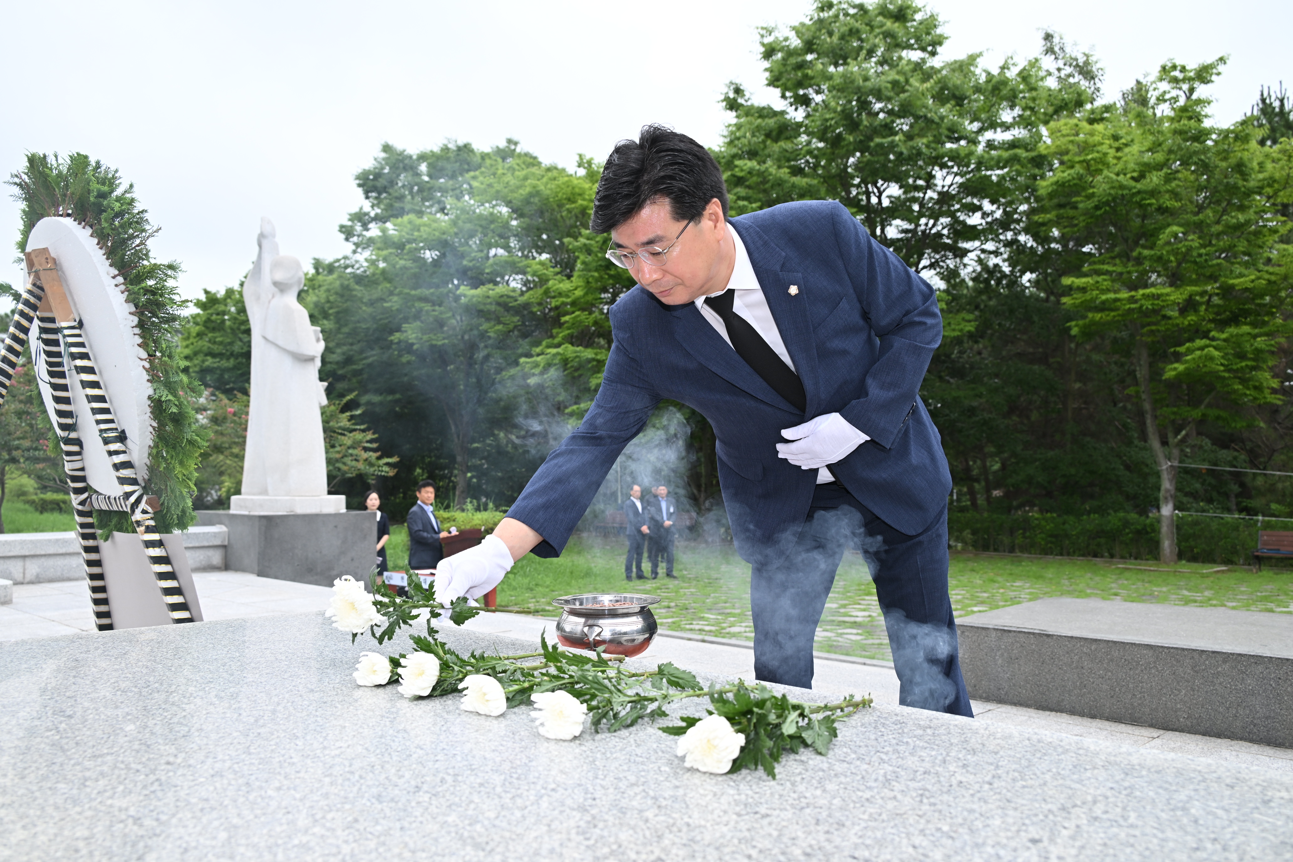 '제9대 진주시의회 후반기 의장단 참배(충혼탑)' 게시글의 사진(14) 'DSC_5057.JPG'
