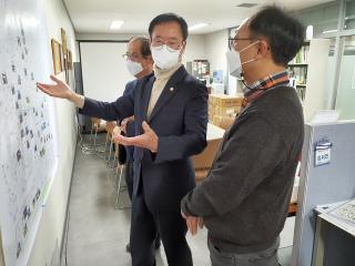 진주시 도시재생 지원센터 관계자 격려