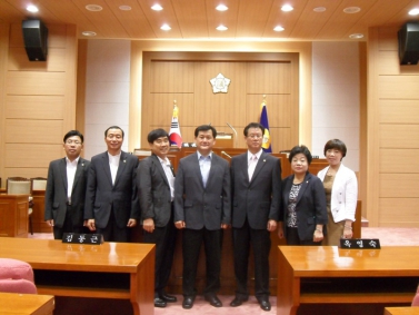 의회운영위원회 비교견학-김해의회 방문